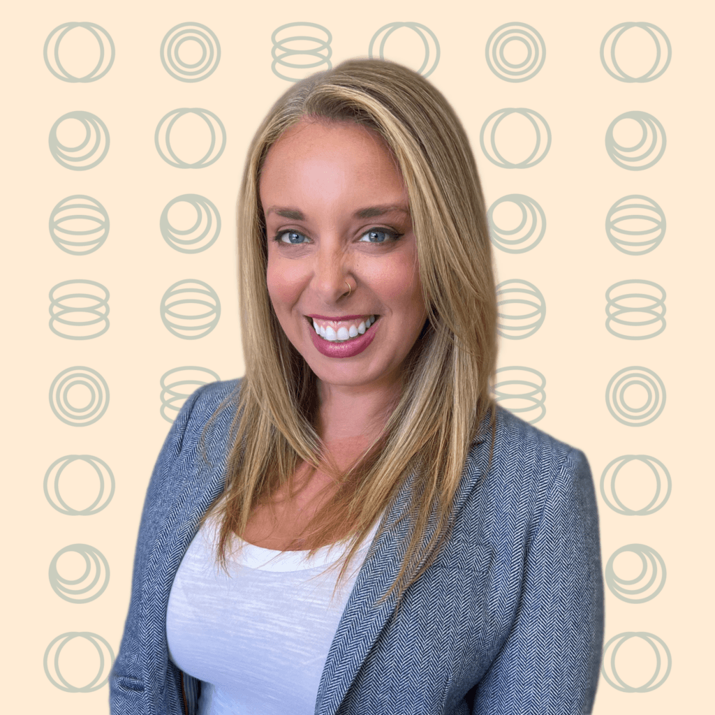 lizzie serber headshot with logo background